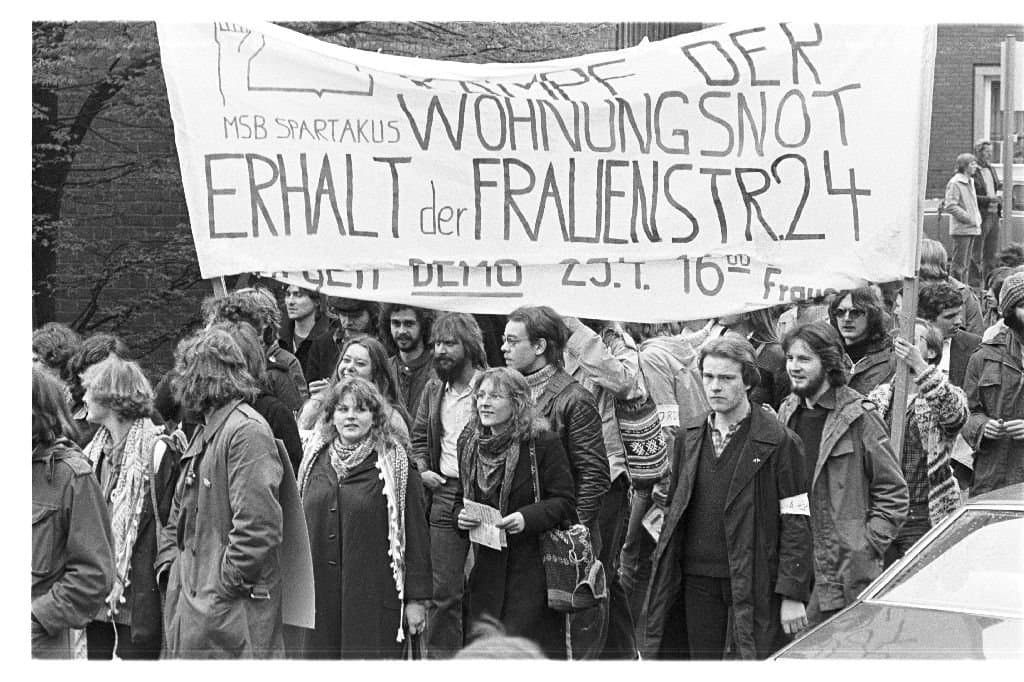 Demonstration für den Erhalt der Frauenstraße 24