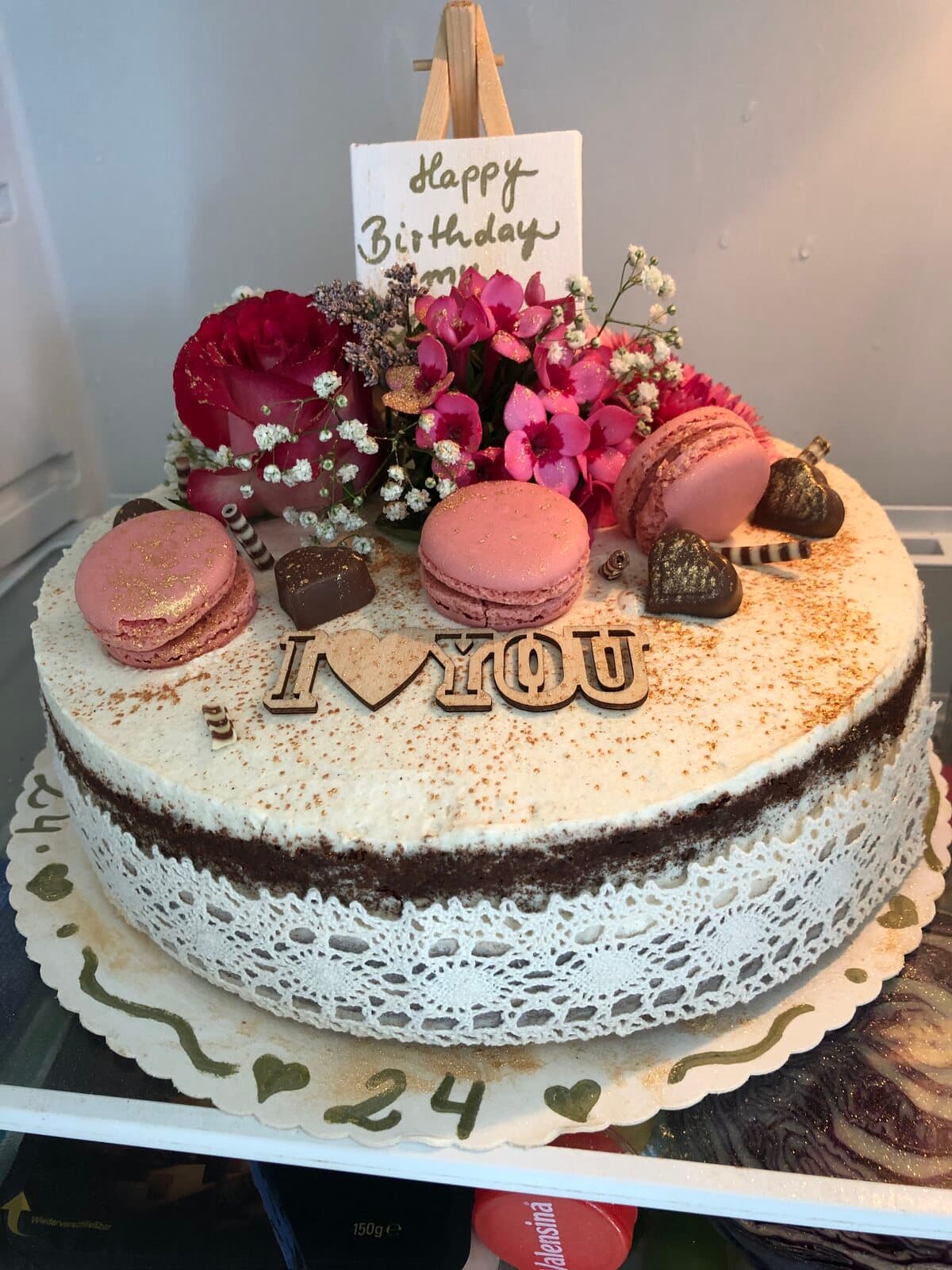 Geburtstagstorte mit Macarons für eine Feier bei uns
