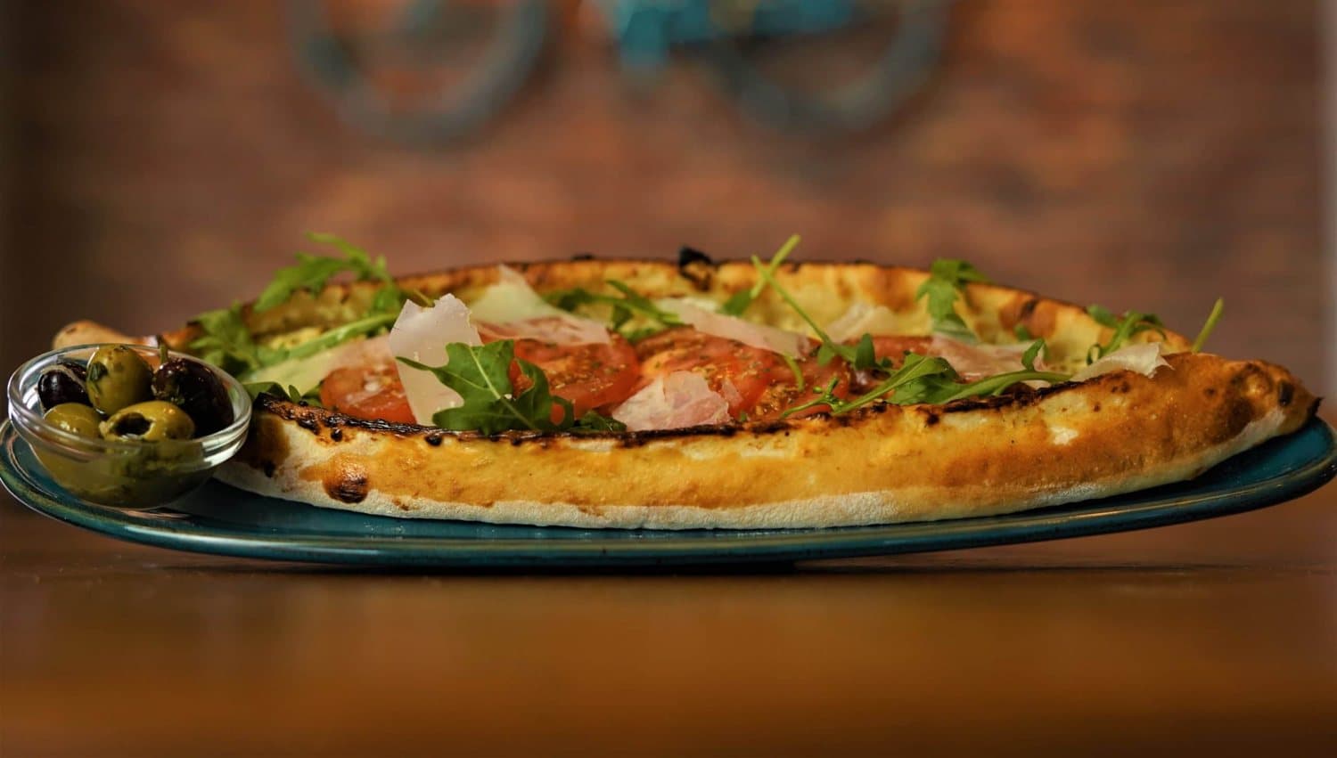 Pide, lang und knusprig