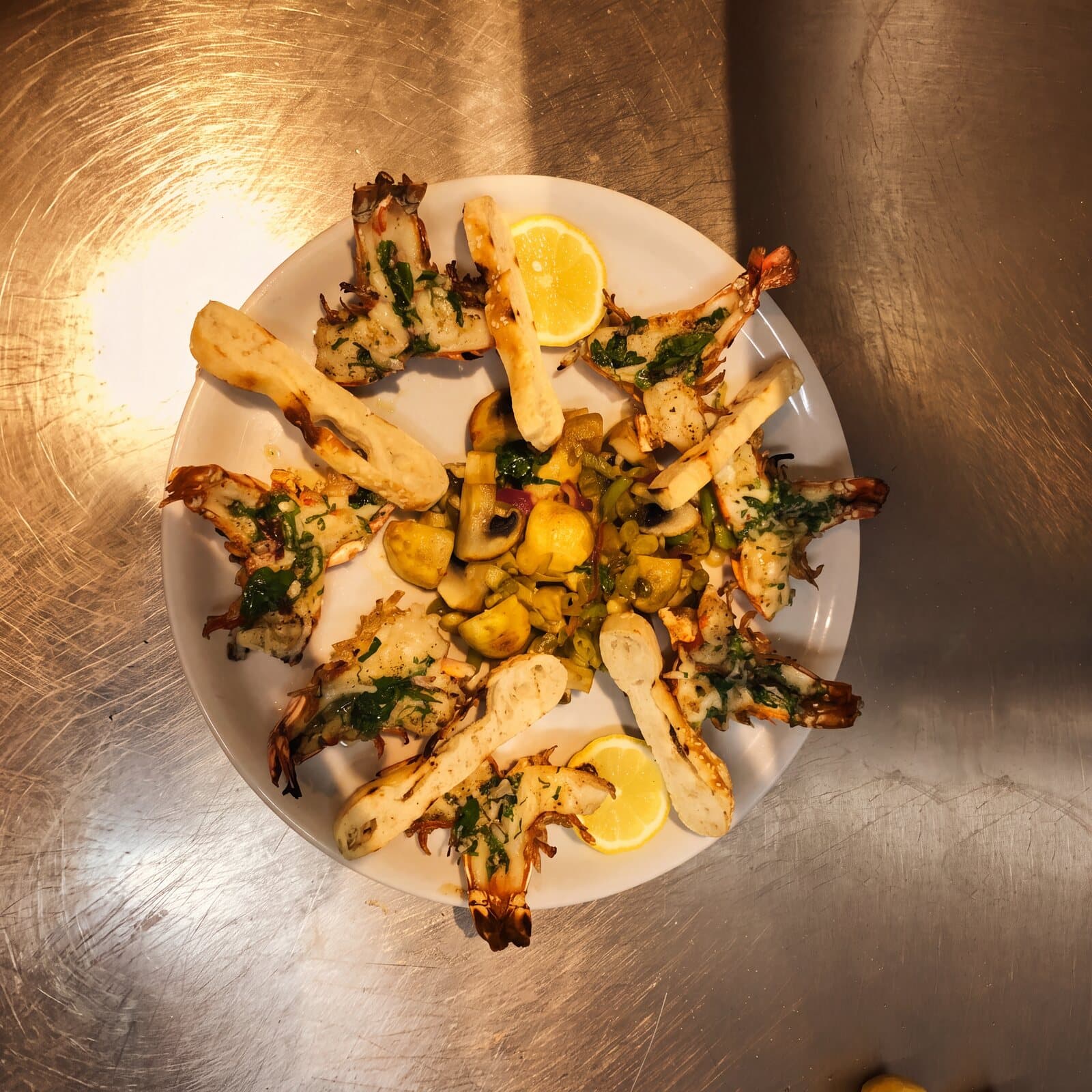 Gegrillter Spargel mit Zitrone, von oben