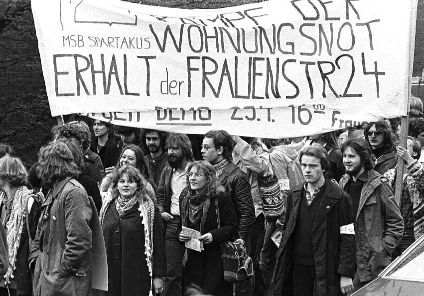 Demonstration für den Erhalt der Frauenstraße 24, späte 1970er