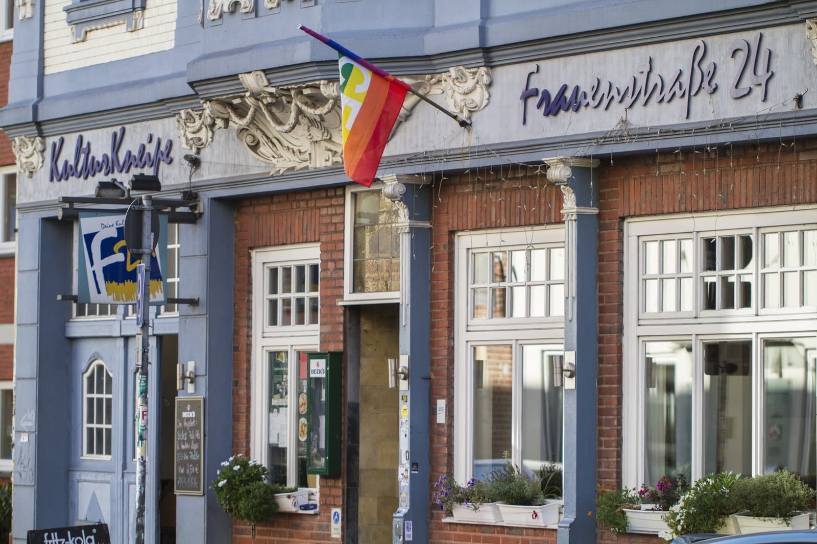 Fassade mit Flagge